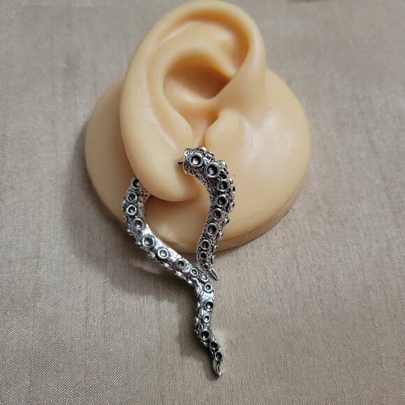 Illusion octopus tentacle post earrings, thick through-ear effect - Picture 1 of 3